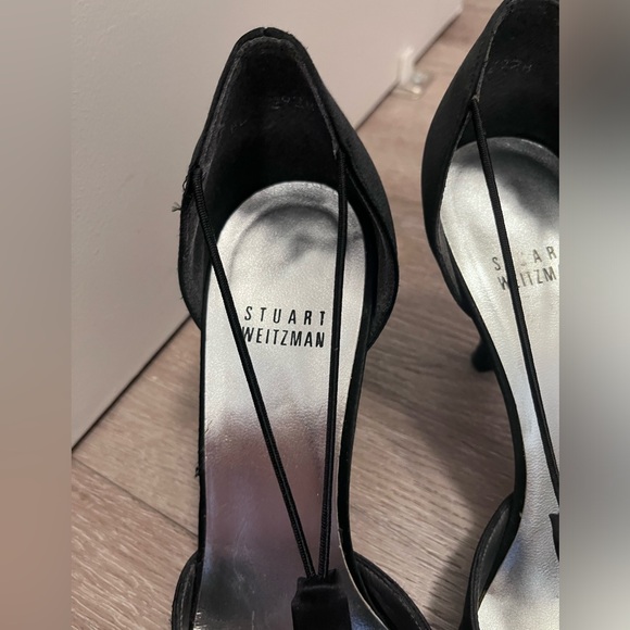 Stuart Weitzman Black Closed Toed Women's Heels - Picture 2 of 7